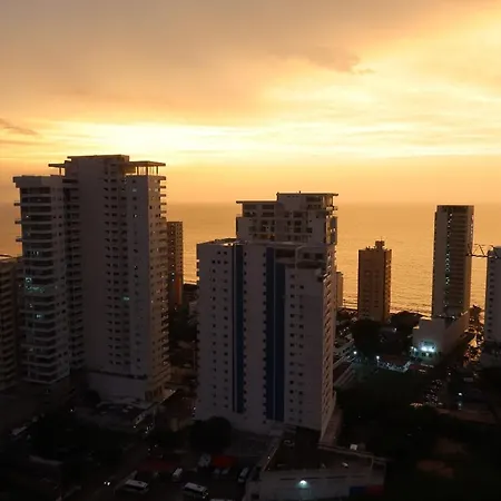 Piso 32 Vista Al Mar Y Centro Histórico